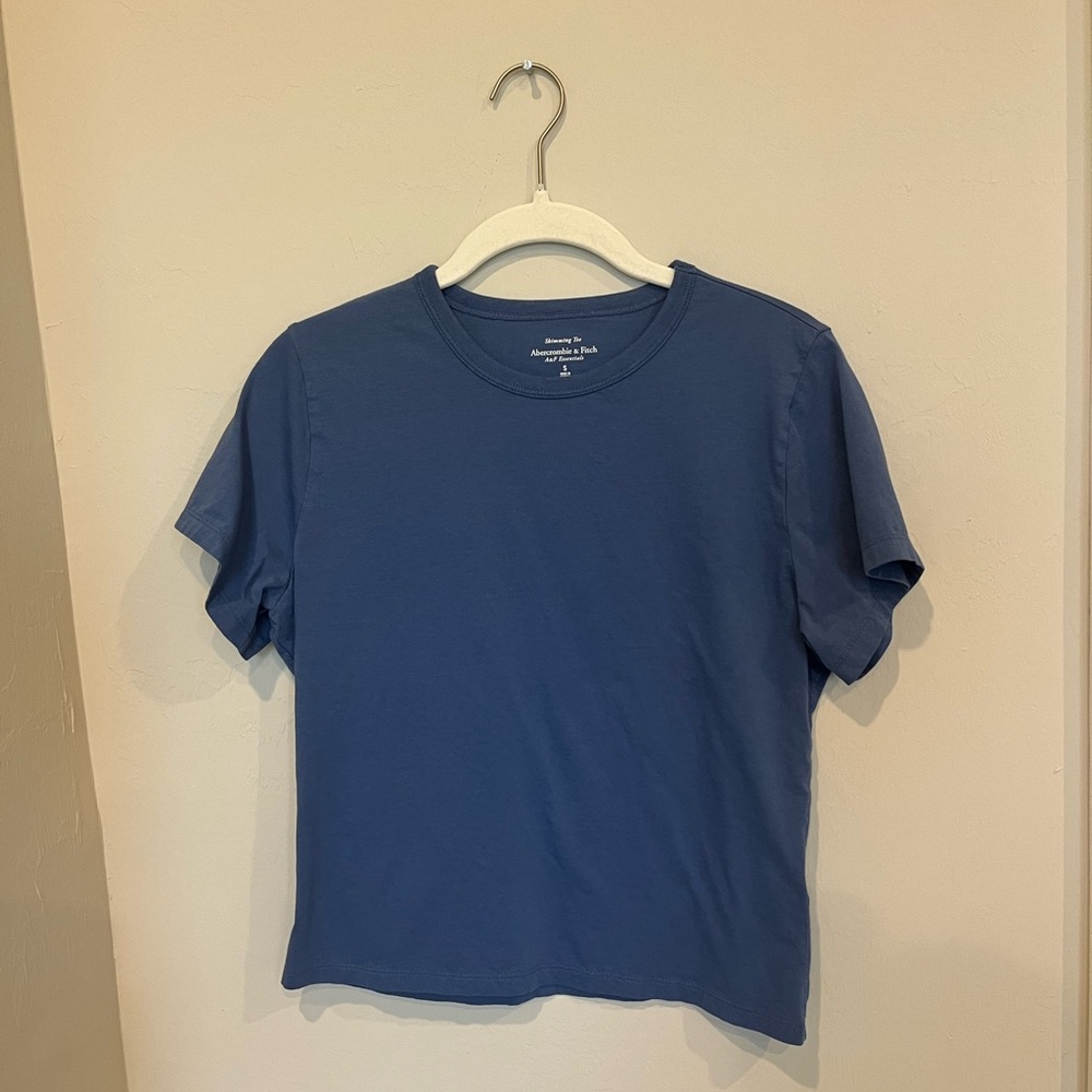 Abercrombie Blue Essential Polished Body Skimming Tee Size Small